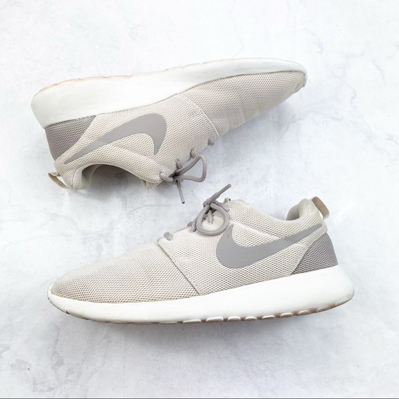 [Nike] - Picture 4 of 4